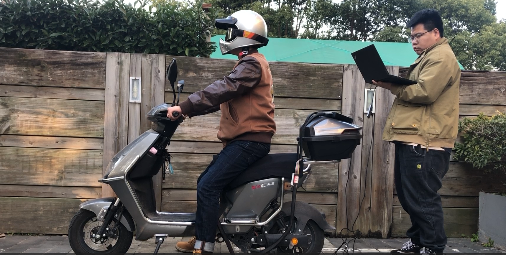 电瓶车